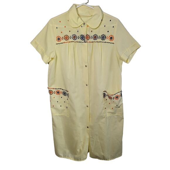 Vintage 60s 70s Lightweight Floral Embroidered Snap House Coat Yellow Large - Picture 1 of 4
